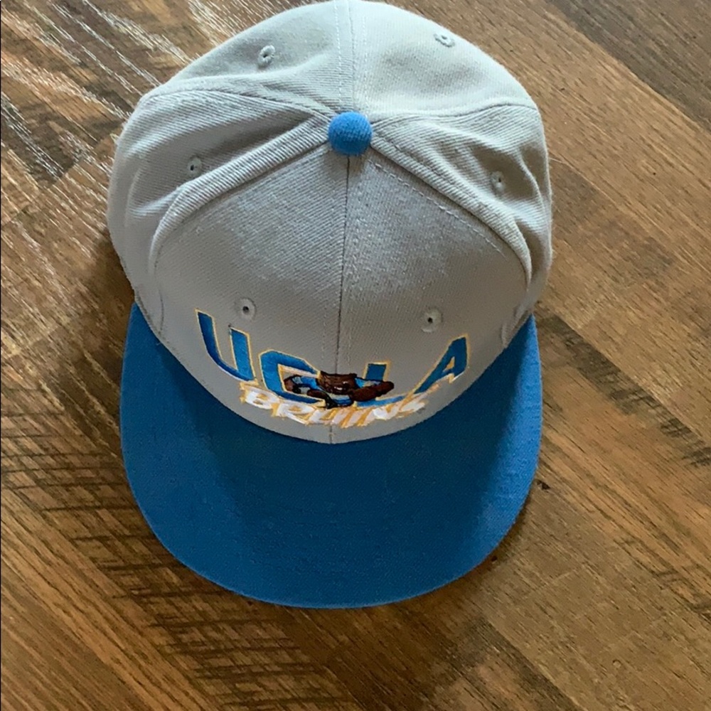 UCLA snap back hat - Picture 2 of 4